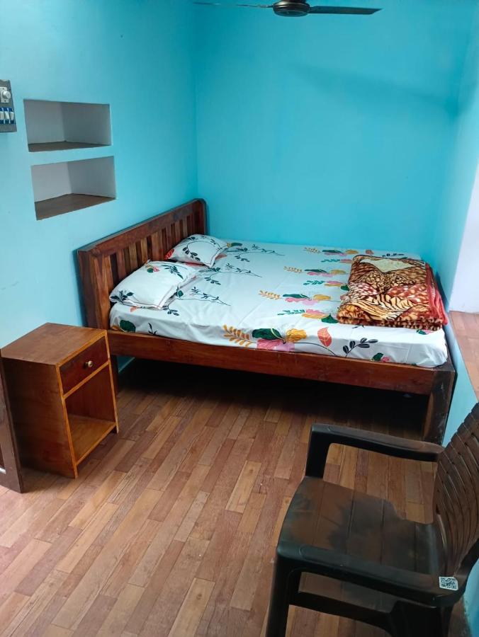 Sankardev Guest House D24 35 バラナシ エクステリア 写真