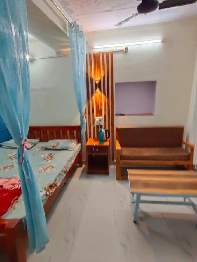 Sankardev Guest House D24 35 バラナシ エクステリア 写真