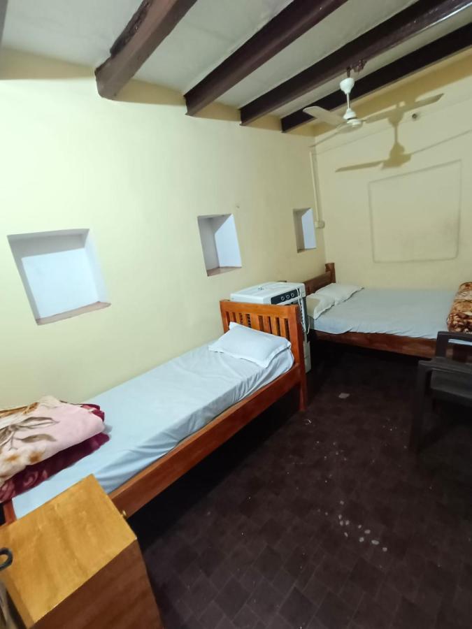 Sankardev Guest House D24 35 バラナシ エクステリア 写真