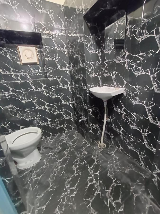 Sankardev Guest House D24 35 バラナシ エクステリア 写真