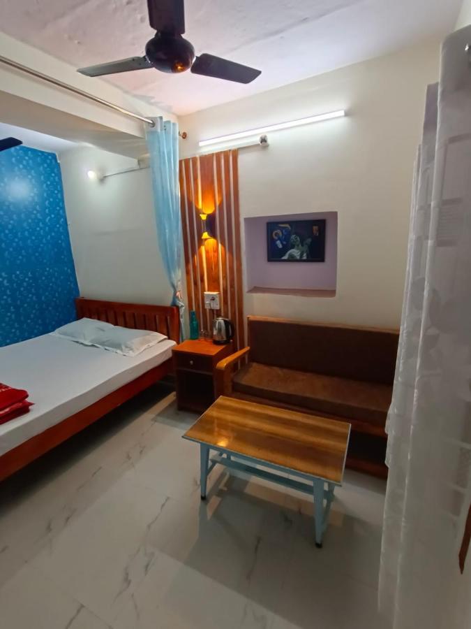 Sankardev Guest House D24 35 バラナシ エクステリア 写真